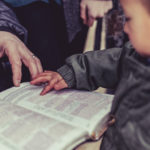 Photo of Enséñales a los niños que la Biblia no se trata de ellos